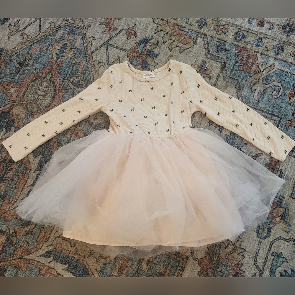 Cat & Jack Cream and Pink Casual Kids Dress Size 5.